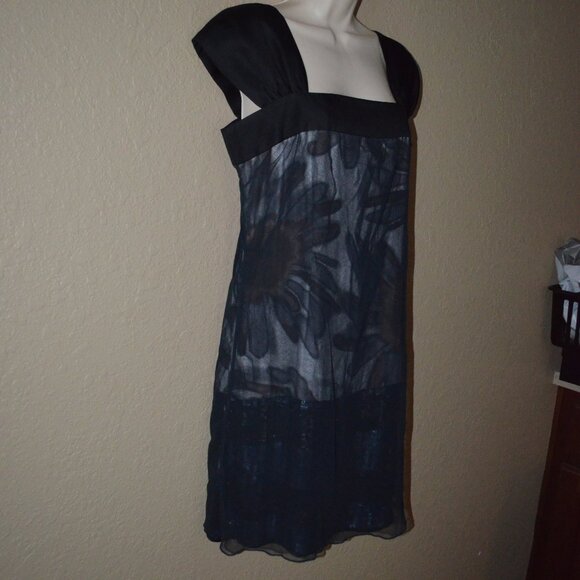 Sz 6 Thread Social Black Floral and Sequin Detail Sleeveless Dress - Picture 4 of 8